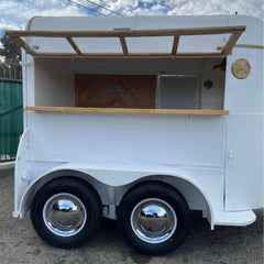 9.8ft White Vintage Horsebox Food Trailer for Wedding Catering & Mobile Bar with Dual Axle & Gold Trim