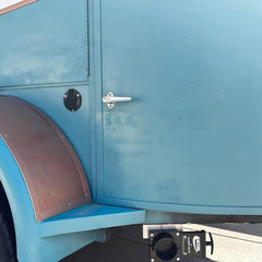 9.8ft Teal & White Vintage Horsebox Mobile Bar Trailer for Weddings with Dual Axle & Wooden Counter