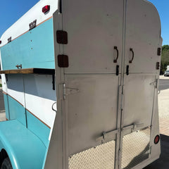 9.8ft Teal & White Vintage Horsebox Mobile Bar Trailer for Weddings with Dual Axle & Wooden Counter
