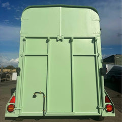 9.8ft Mint Green Horsebox Trailer for Mobile Bar & Coffee with Dual Axle & Vintage Design