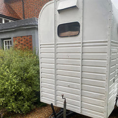 Vintage Horse Trailer Bar [13.1ft] - White Mobile Gin & Prosecco Van for Weddings