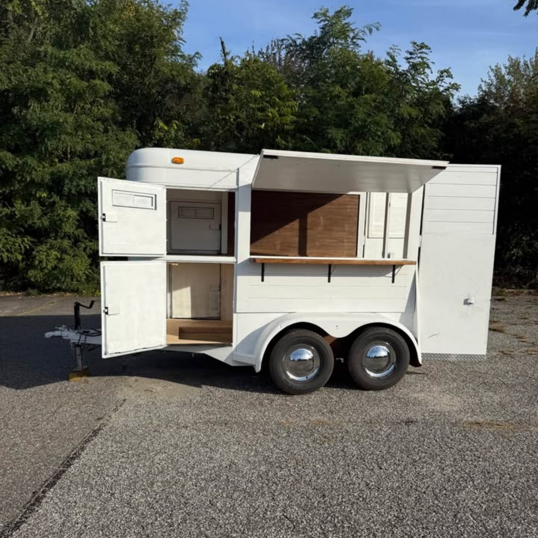White Horsebox Mobile Bar - Dual Axle Vintage Catering Trailer