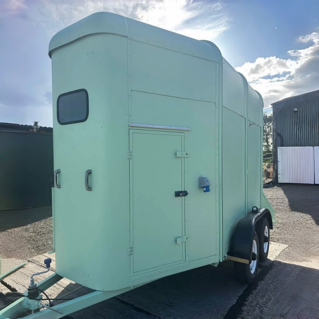 9.8ft Mint Green Horsebox Trailer for Mobile Bar & Coffee with Dual Axle & Vintage Design